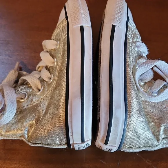Converse Gold Shimmering Toddler High-Tops Size 3 - Picture 4 of 16